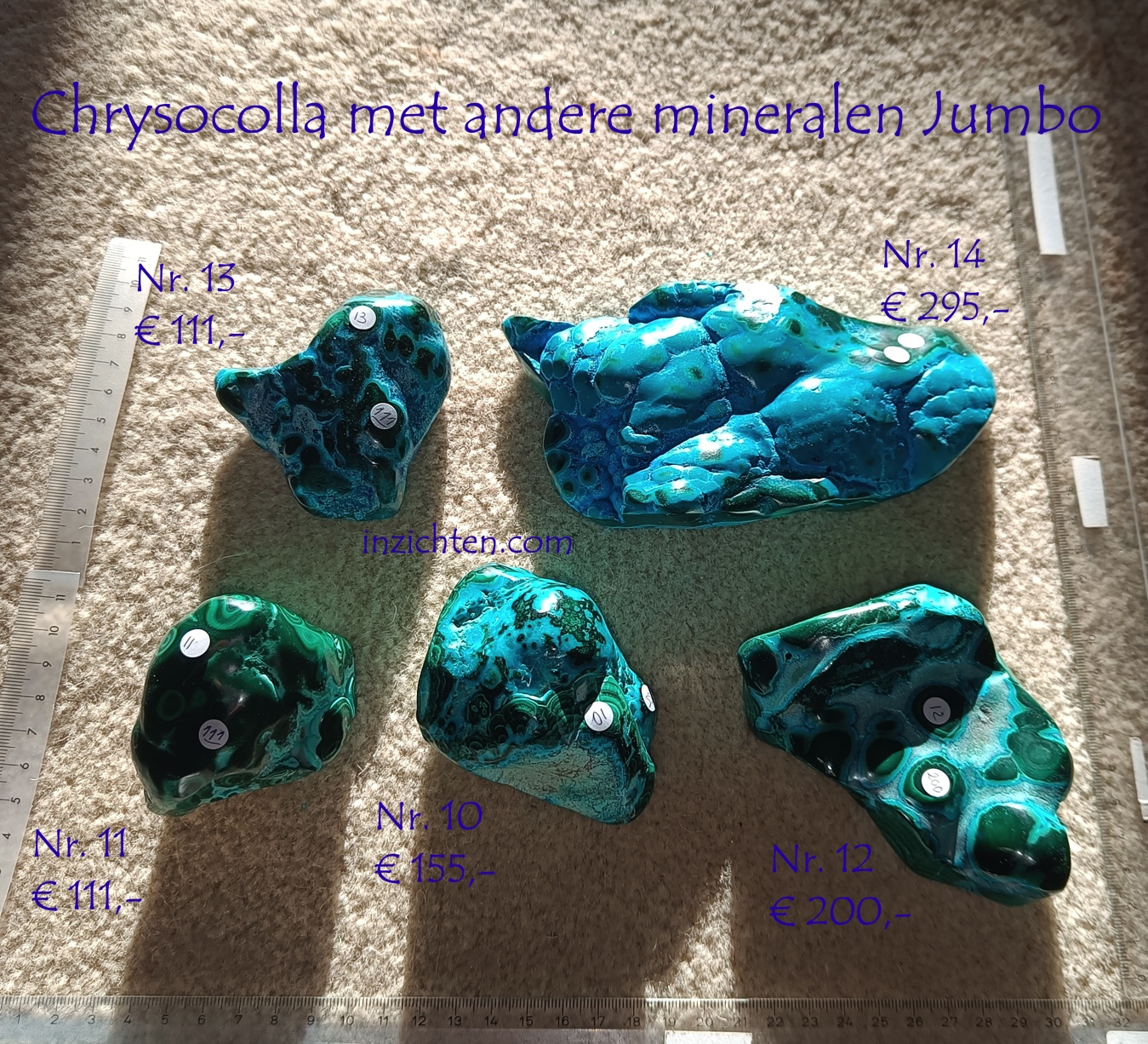 Chrysocolla met andere mineraalsoorten - Afbeelding 17
