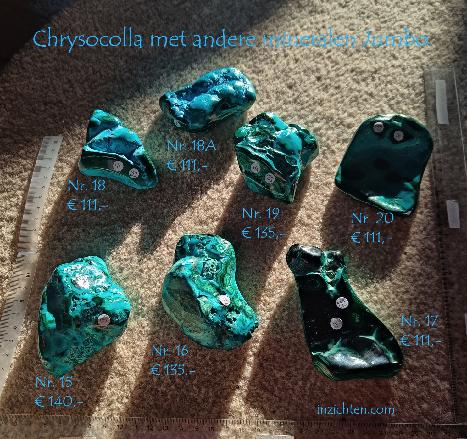 Chrysocolla met andere mineraalsoorten - Afbeelding 18