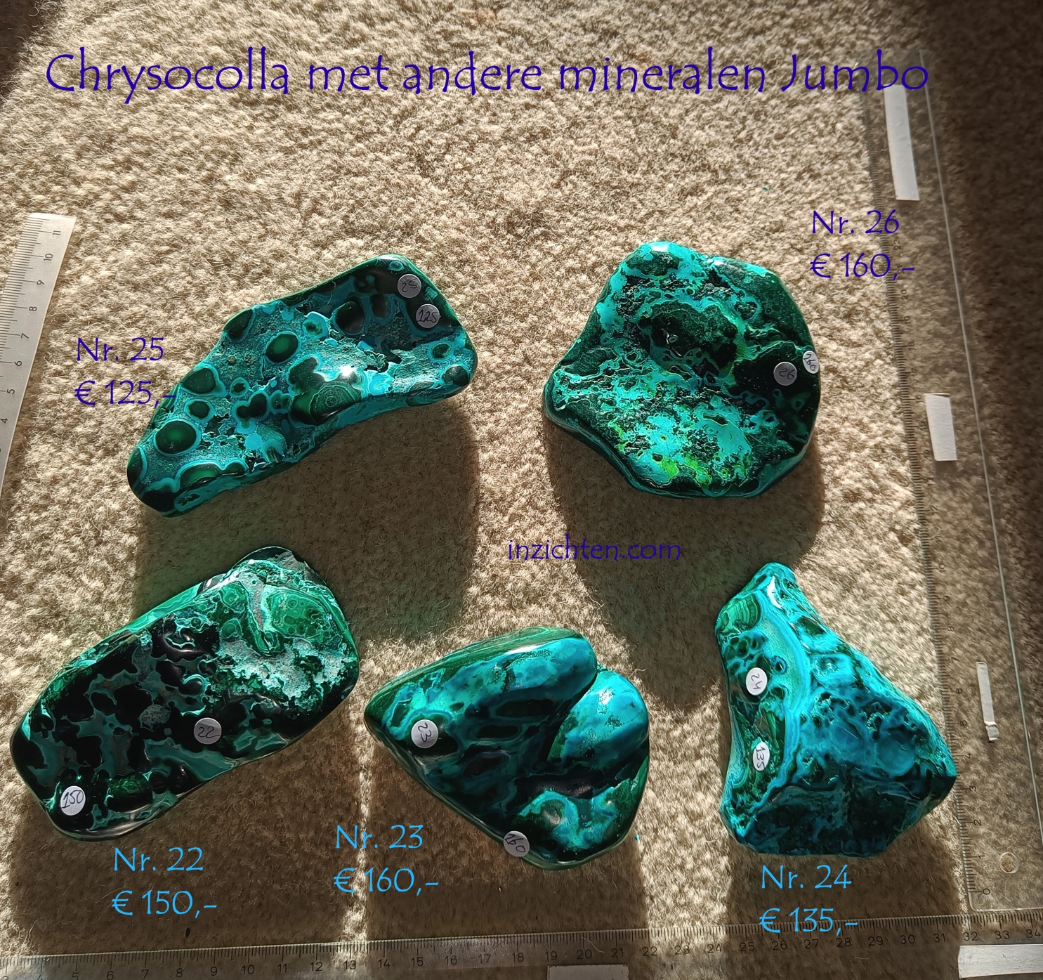 Chrysocolla met andere mineraalsoorten - Afbeelding 19